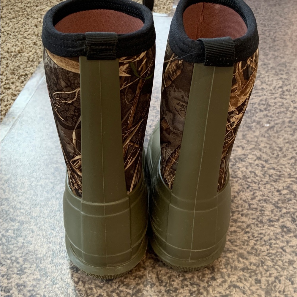 Magellan Outdoors Camouflage Waterproof Boots - Picture 5 of 8